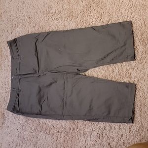 Size 12 brown capri